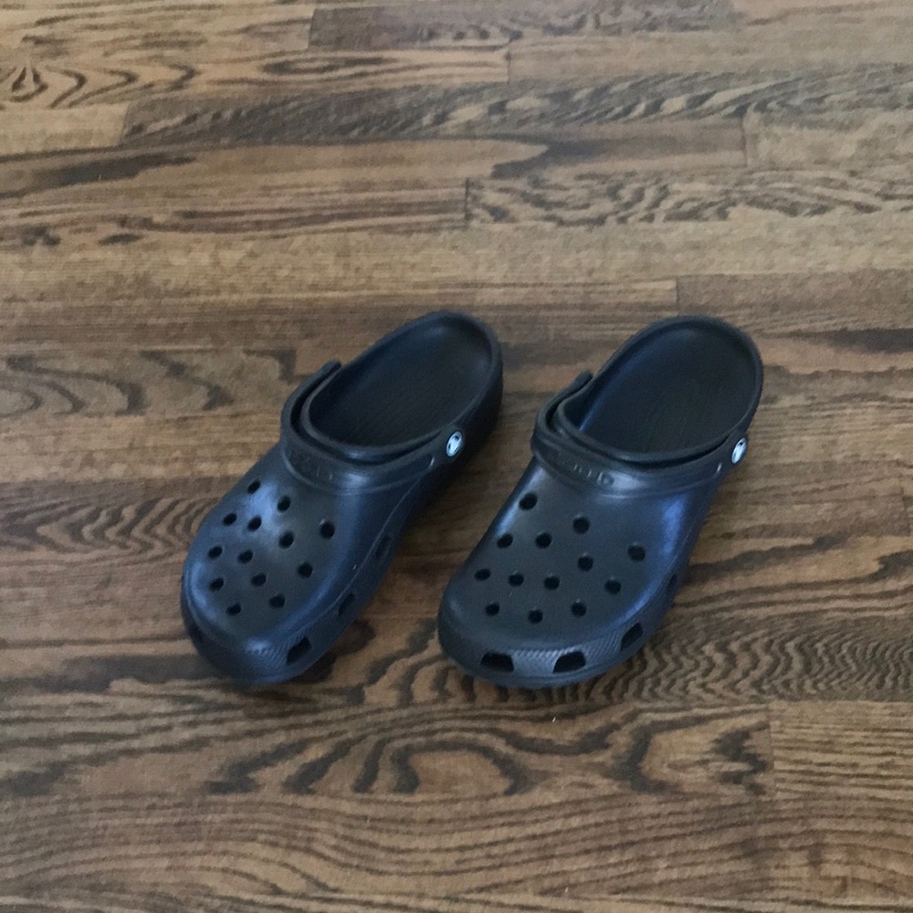 Men’s black classic Crocs
